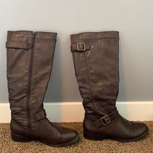 Women’s dark brown boots